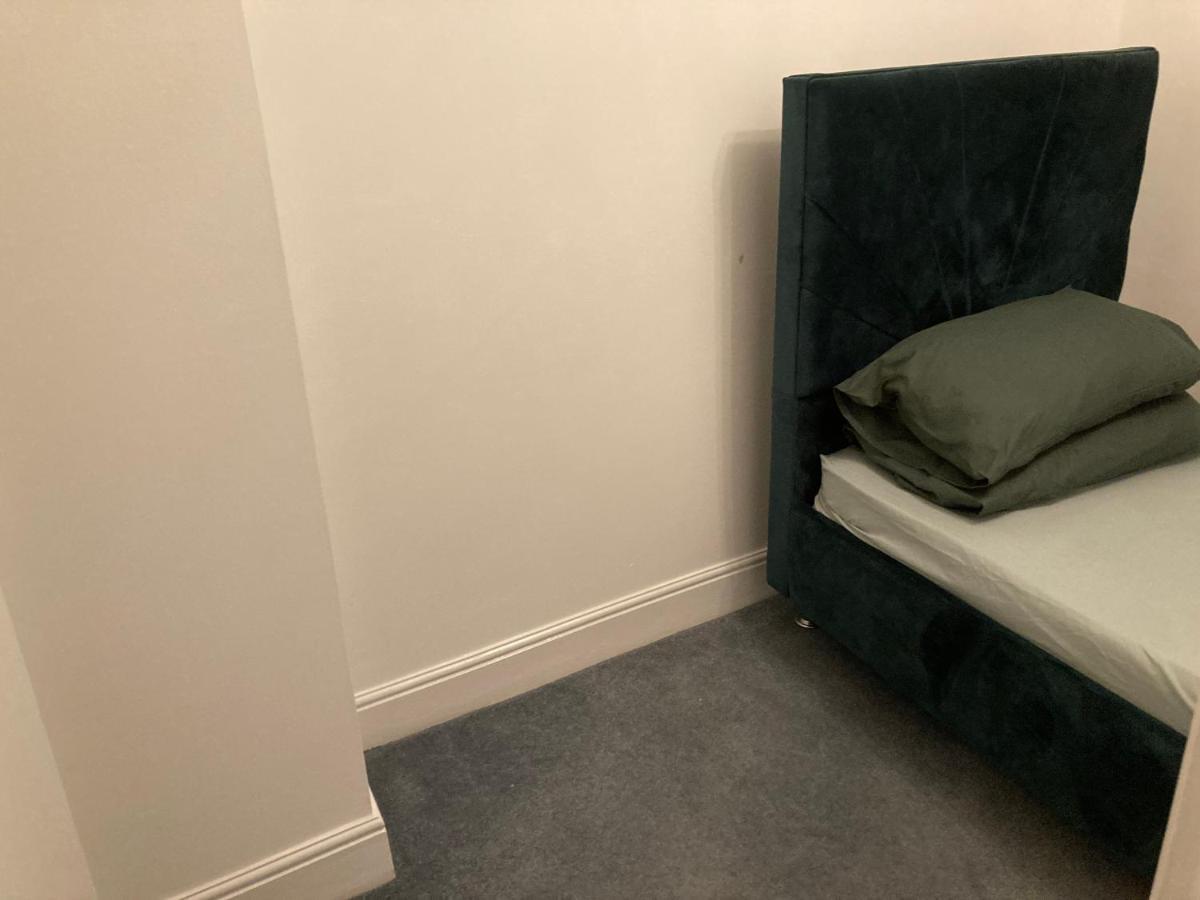 Holiday home Lovely 2 Bed House In Towncentre *